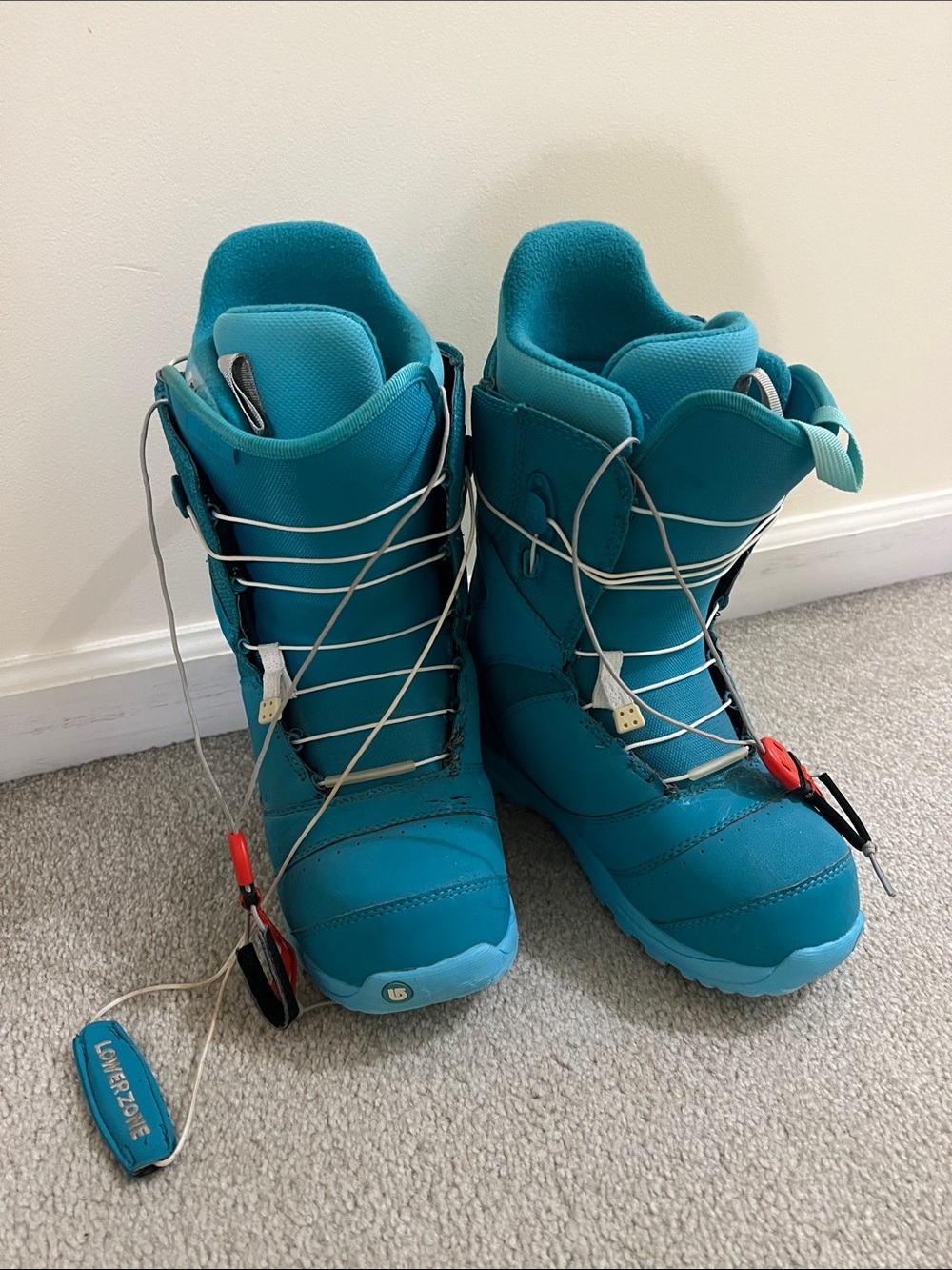 Women’s Burton Mint Snowboard Boots W 8.5 in Turquoise